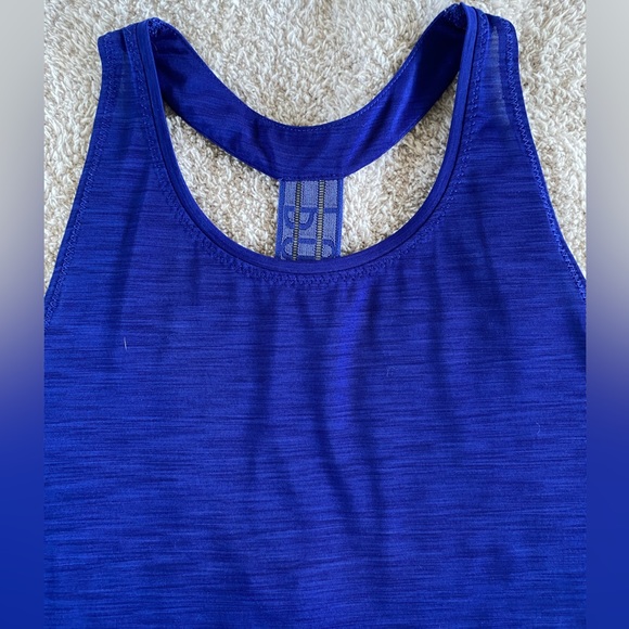 Athleta Power of She Incline Tank Top in blue. Size large. Worn. Great condition - Picture 7 of 7